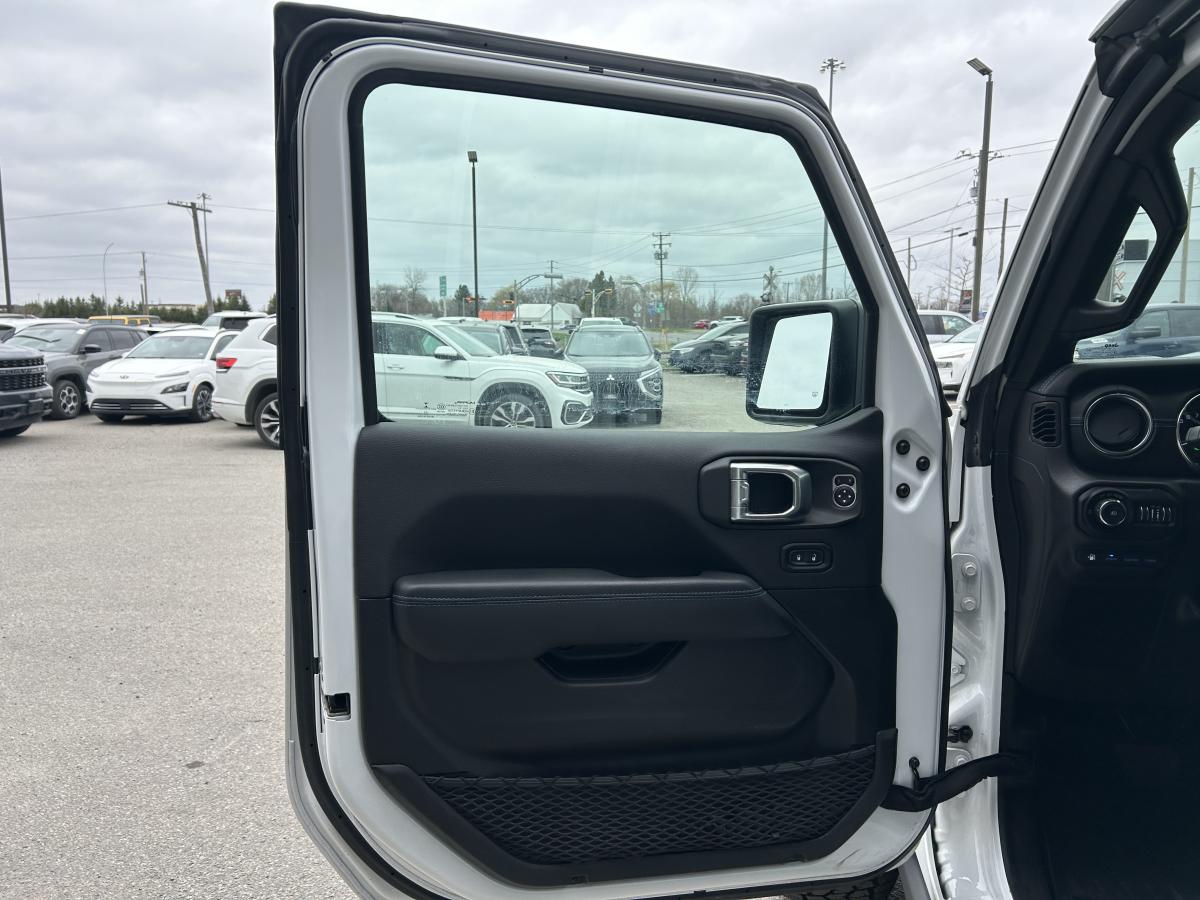 2022 Jeep Wrangler 4xe - Image 153