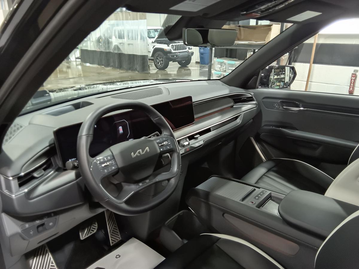 2026 Kia EV9 - Image 258