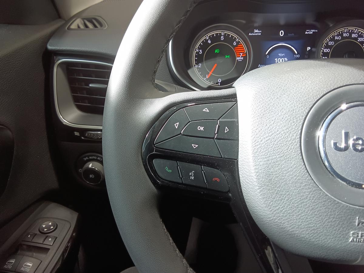 2023 Jeep Cherokee - Image 155