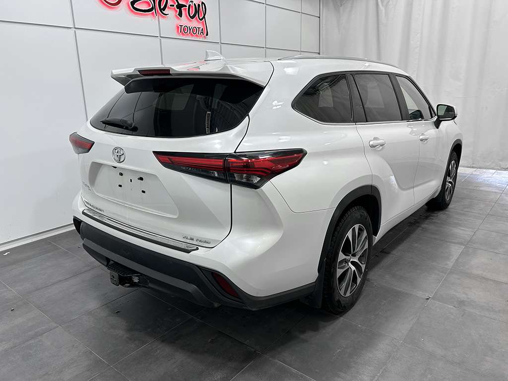 2023 Toyota Highlander - Image 9