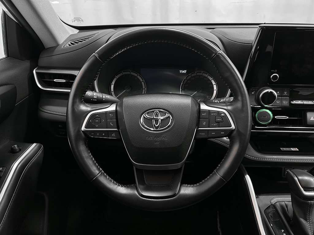 2023 Toyota Highlander - Image 15
