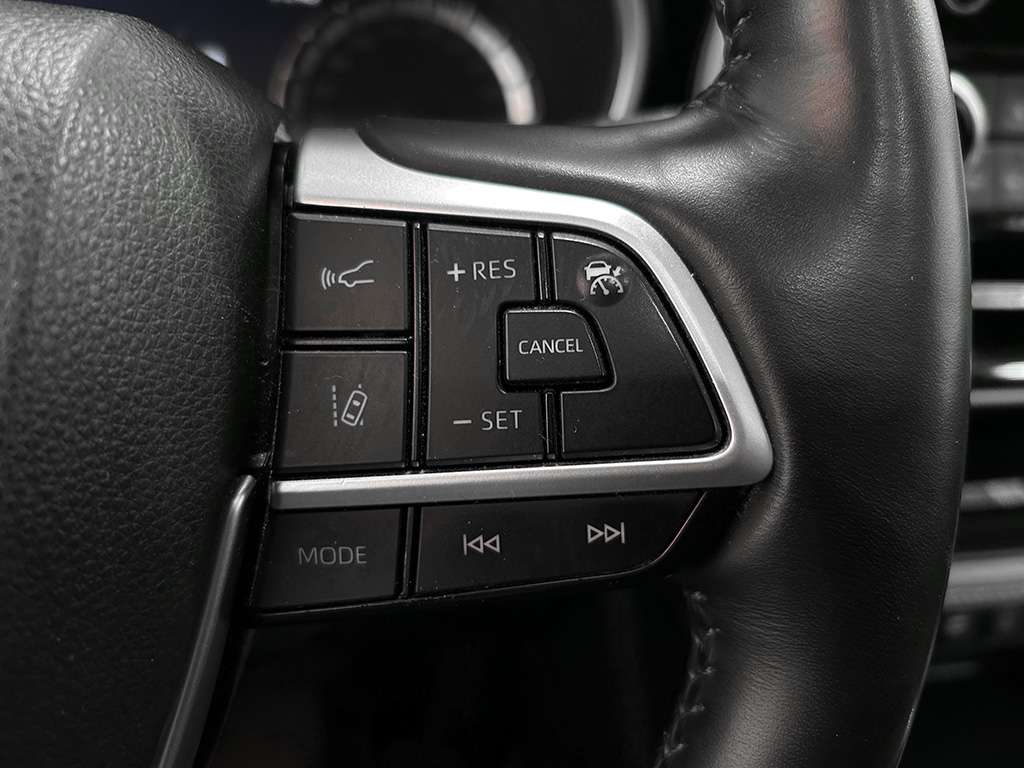 2023 Toyota Highlander - Image 16