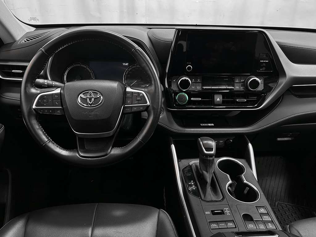 2023 Toyota Highlander - Image 22