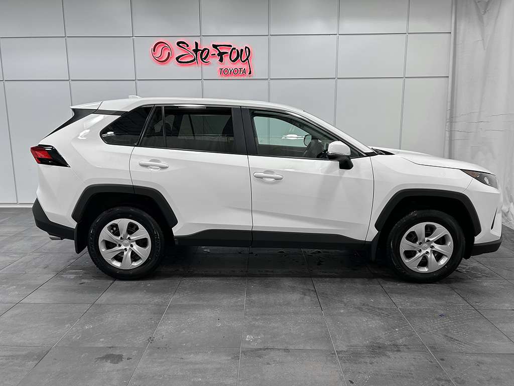 2025 Toyota Rav4 - Image 35