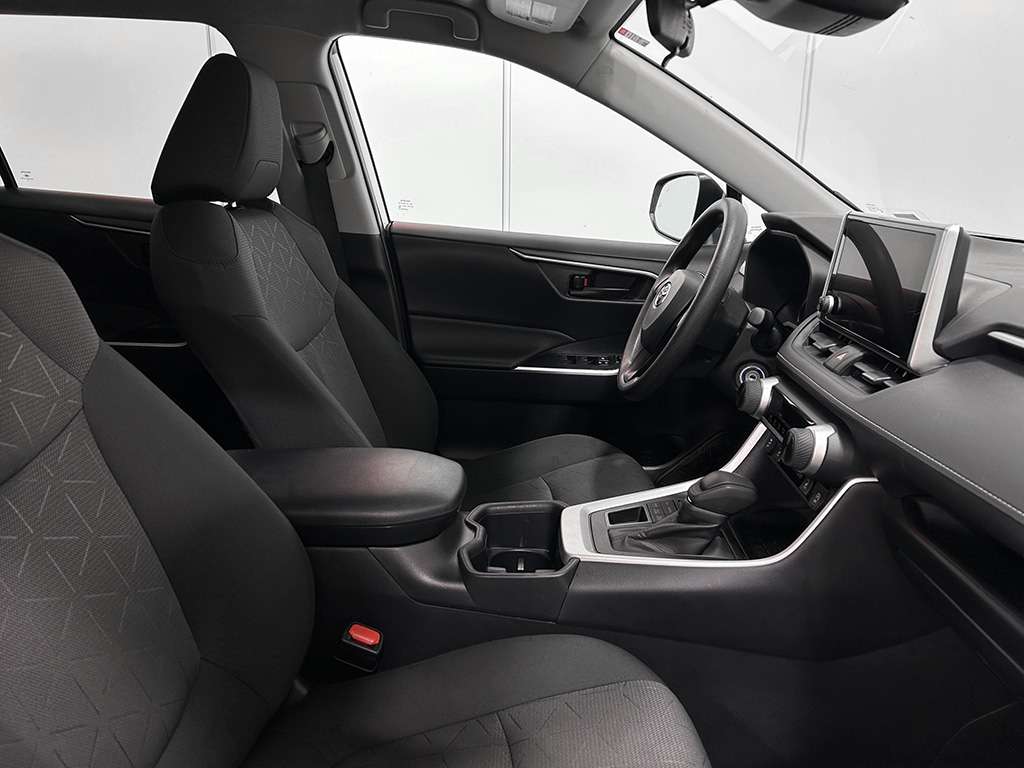 2025 Toyota Rav4 - Image 48