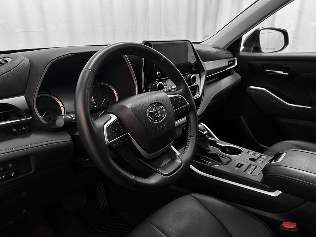 2024 Toyota Highlander - Image 19