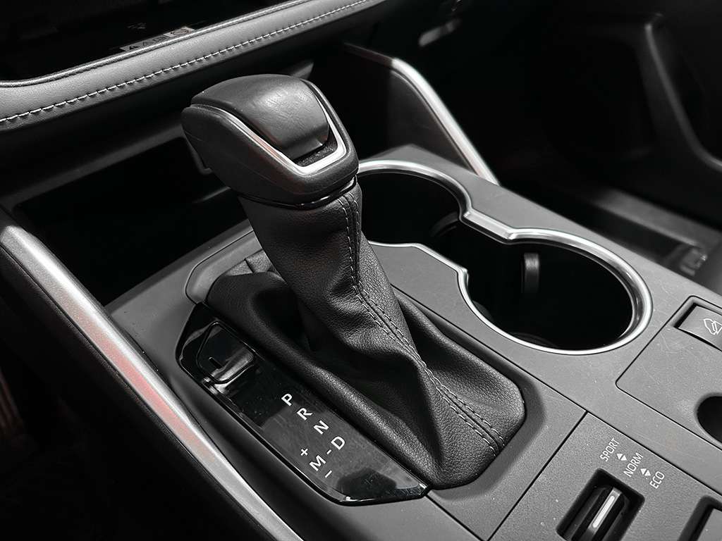 2024 Toyota Highlander - Image 24
