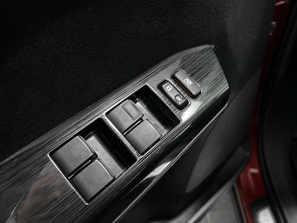 2018 Toyota Rav4 - Image 35