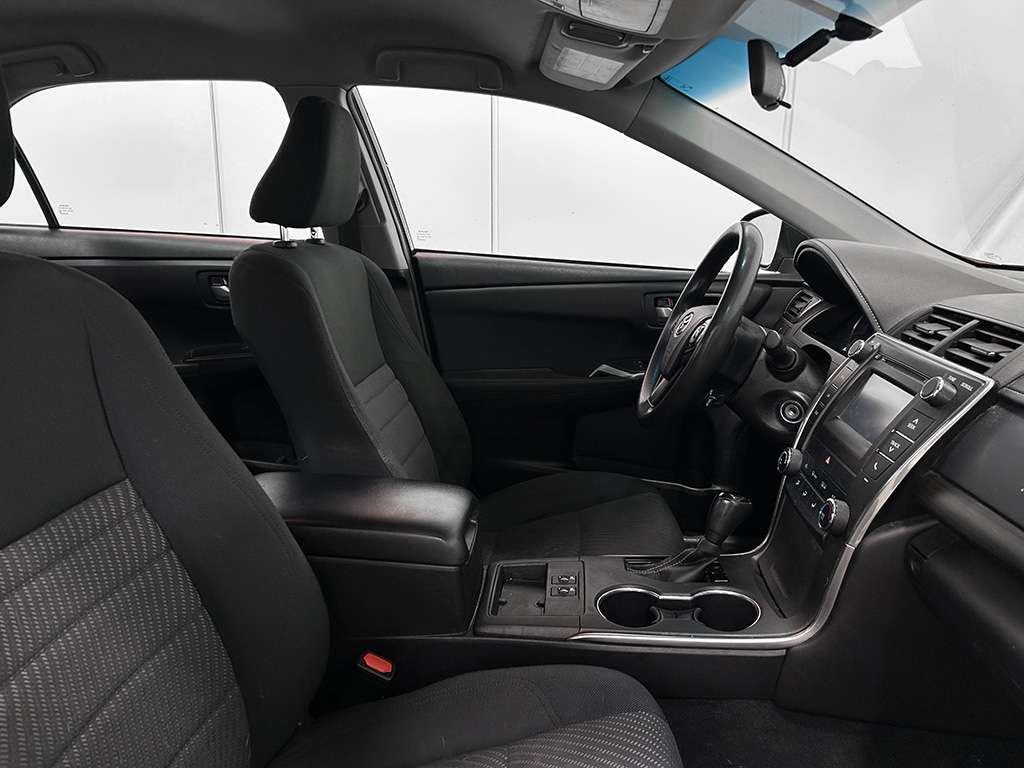 2017 Toyota Camry - Image 46