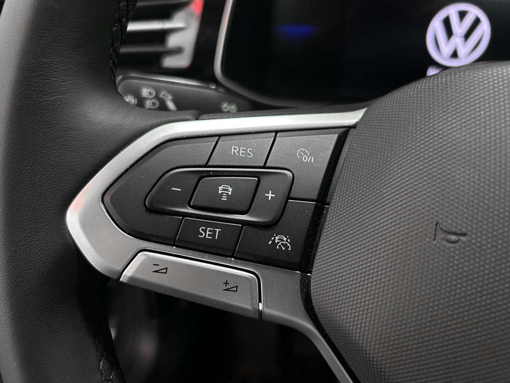 2025 Volkswagen Jetta - Image 39