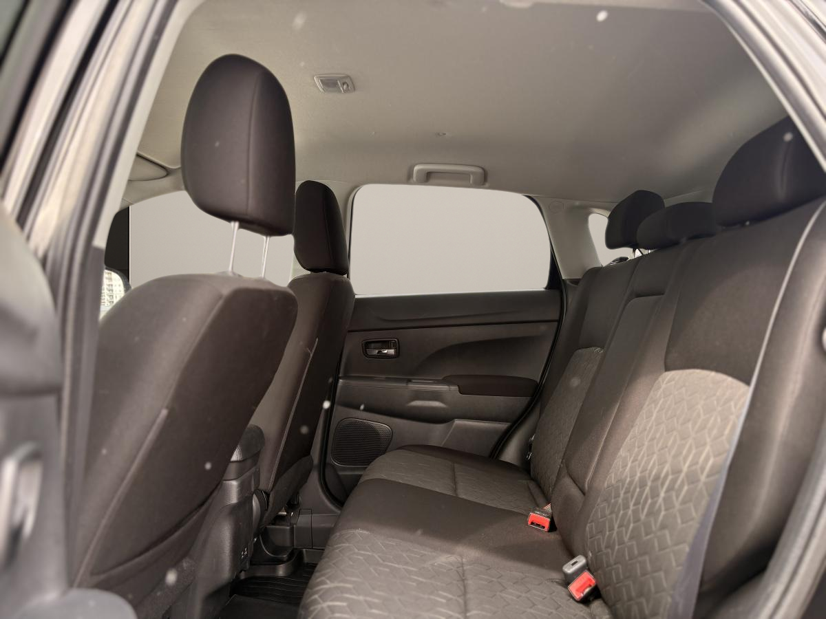 2023 Mitsubishi RVR - Image 433