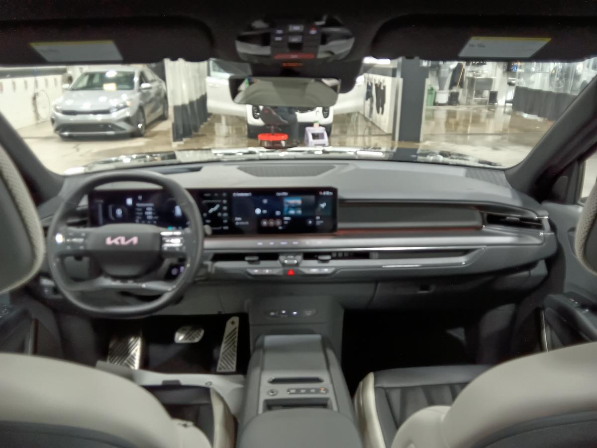 2026 Kia EV9 - Image 292