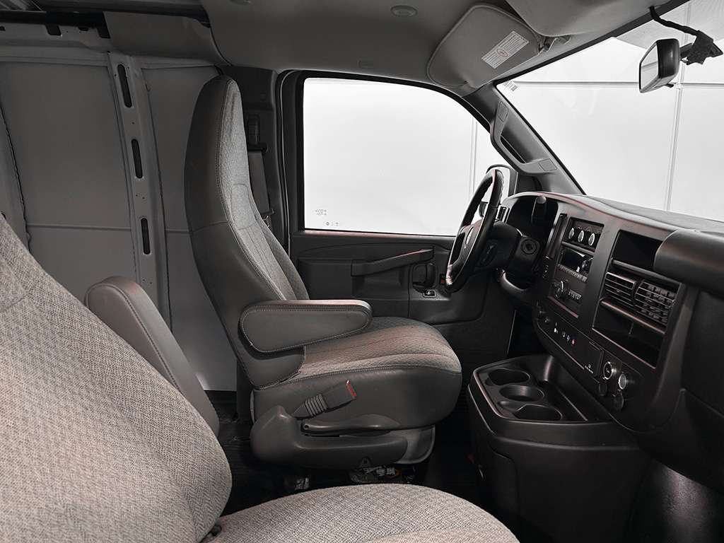 2023 Gmc Savana Cargo - Image 72