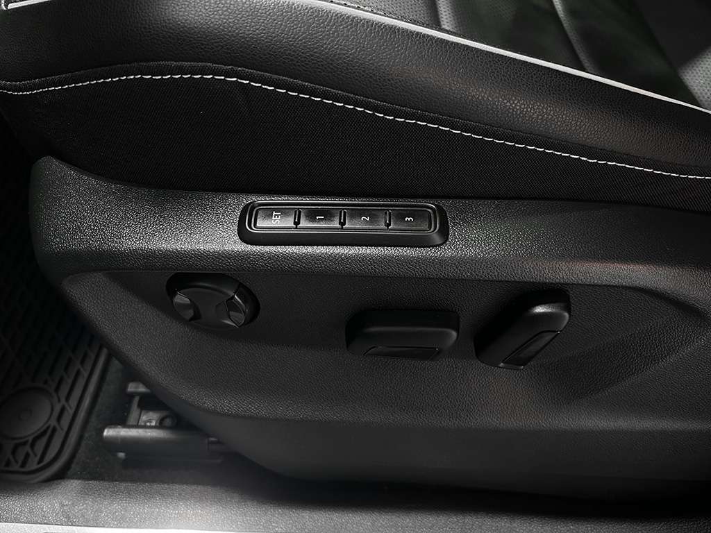 2023 Volkswagen Tiguan - Image 64