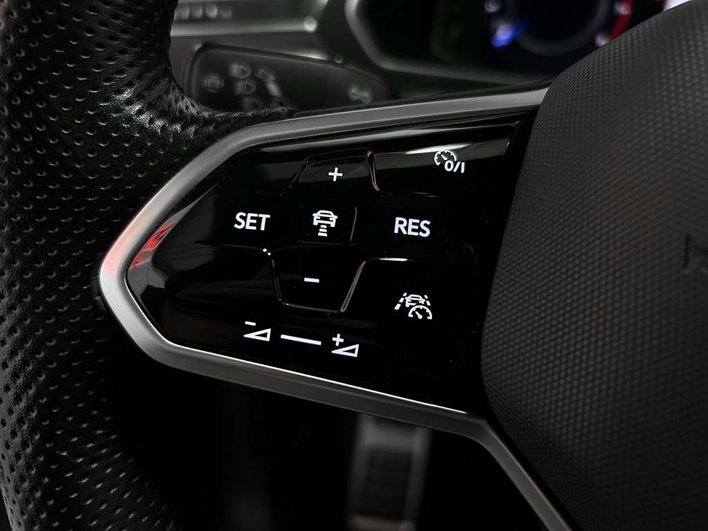 2023 Volkswagen Tiguan - Image 65