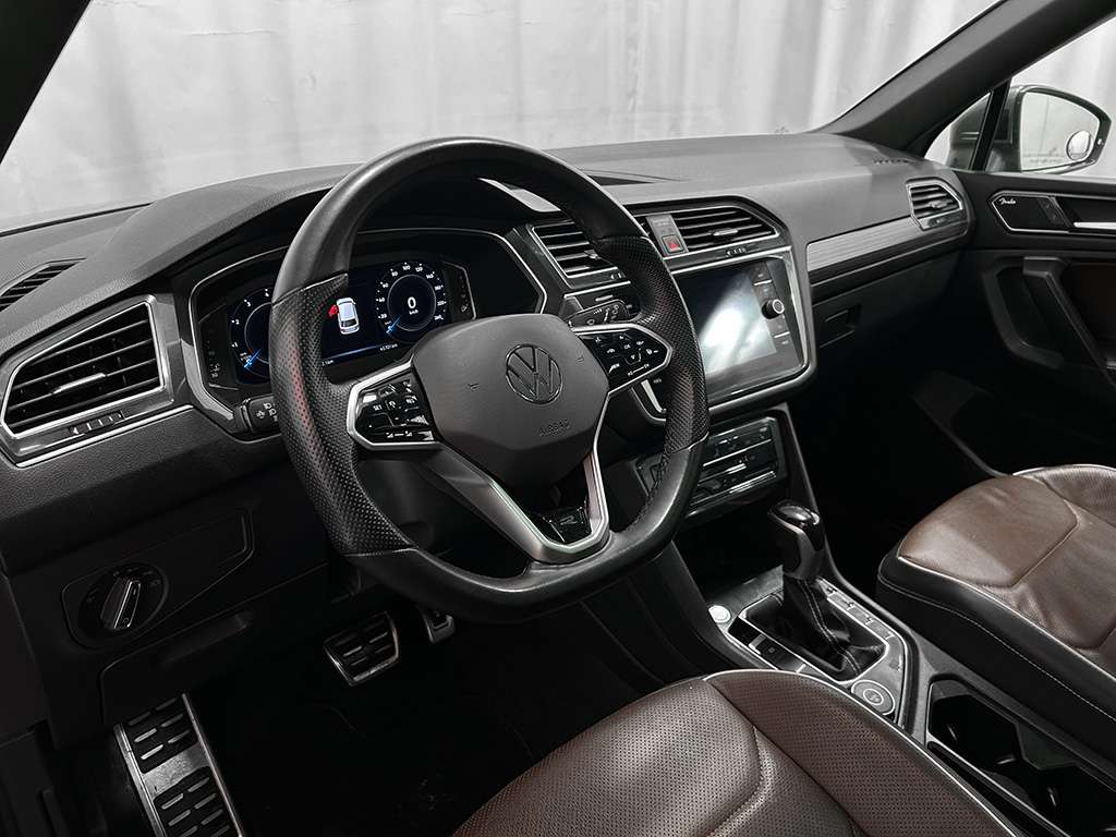 2022 Volkswagen Tiguan - Image 38