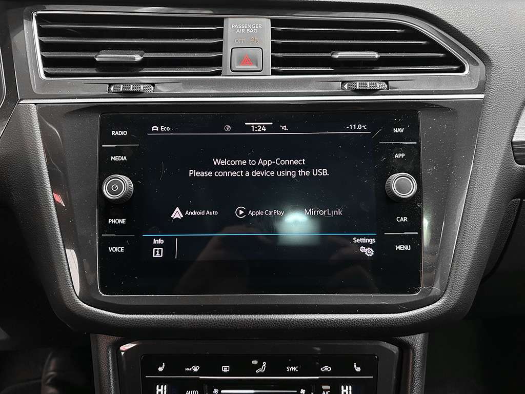 2022 Volkswagen Tiguan - Image 45