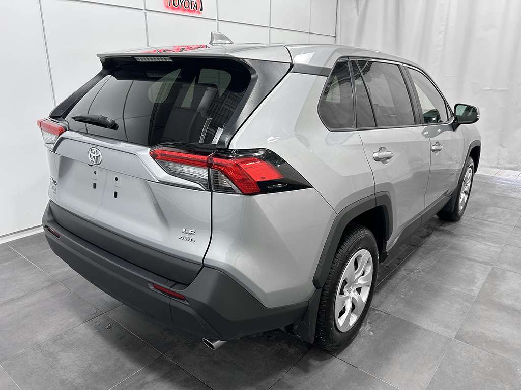 2025 Toyota Rav4 - Image 30