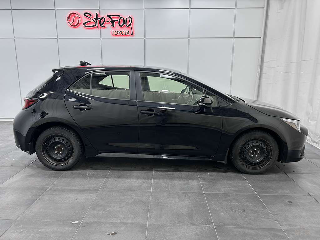 2023 Toyota Corolla Hatchback - Image 31