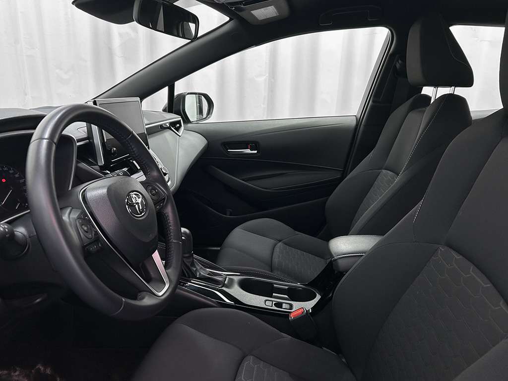 2023 Toyota Corolla Hatchback - Image 40