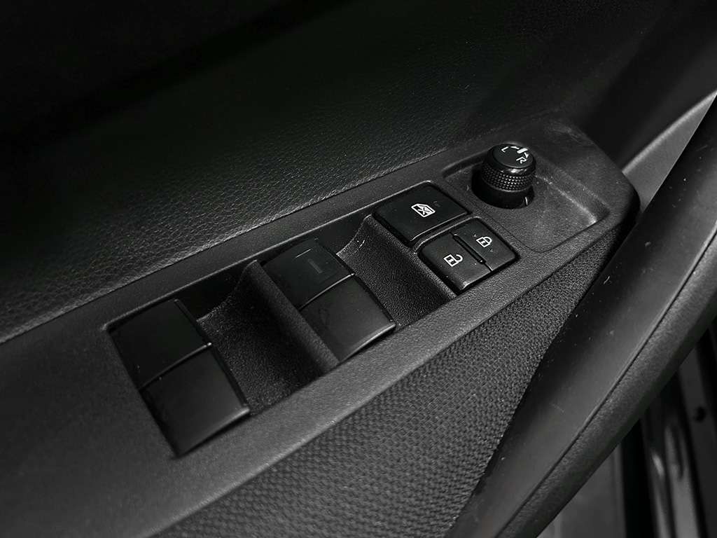 2024 Toyota Corolla - Image 39