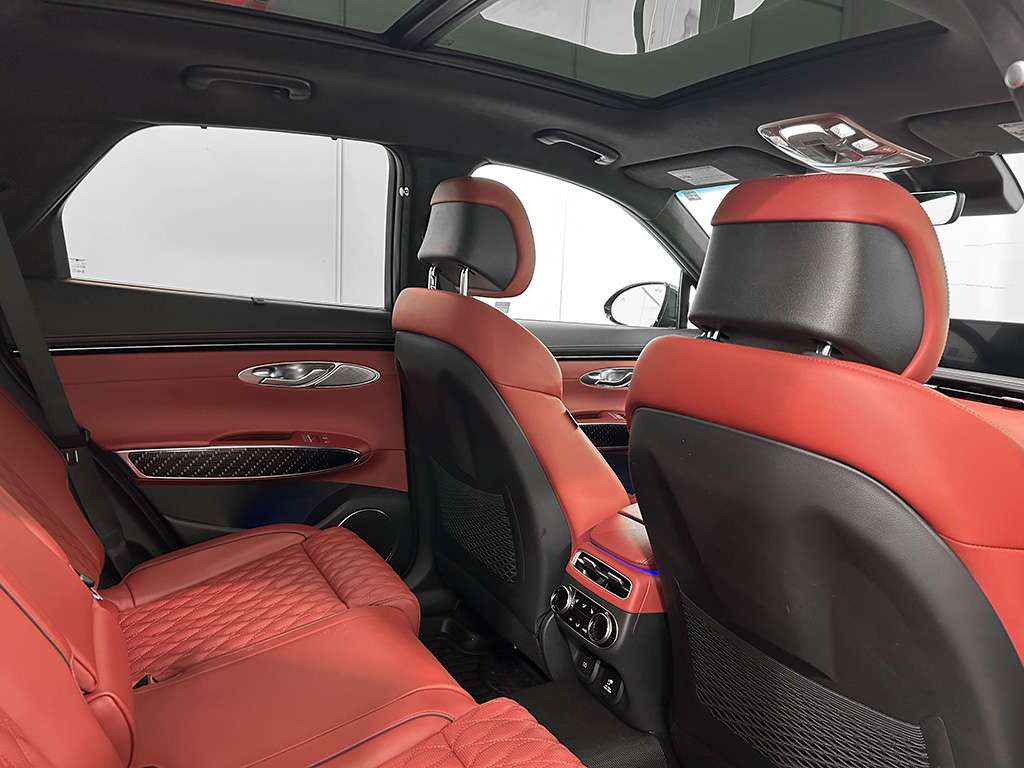 2024 Genesis GV70 - Image 72