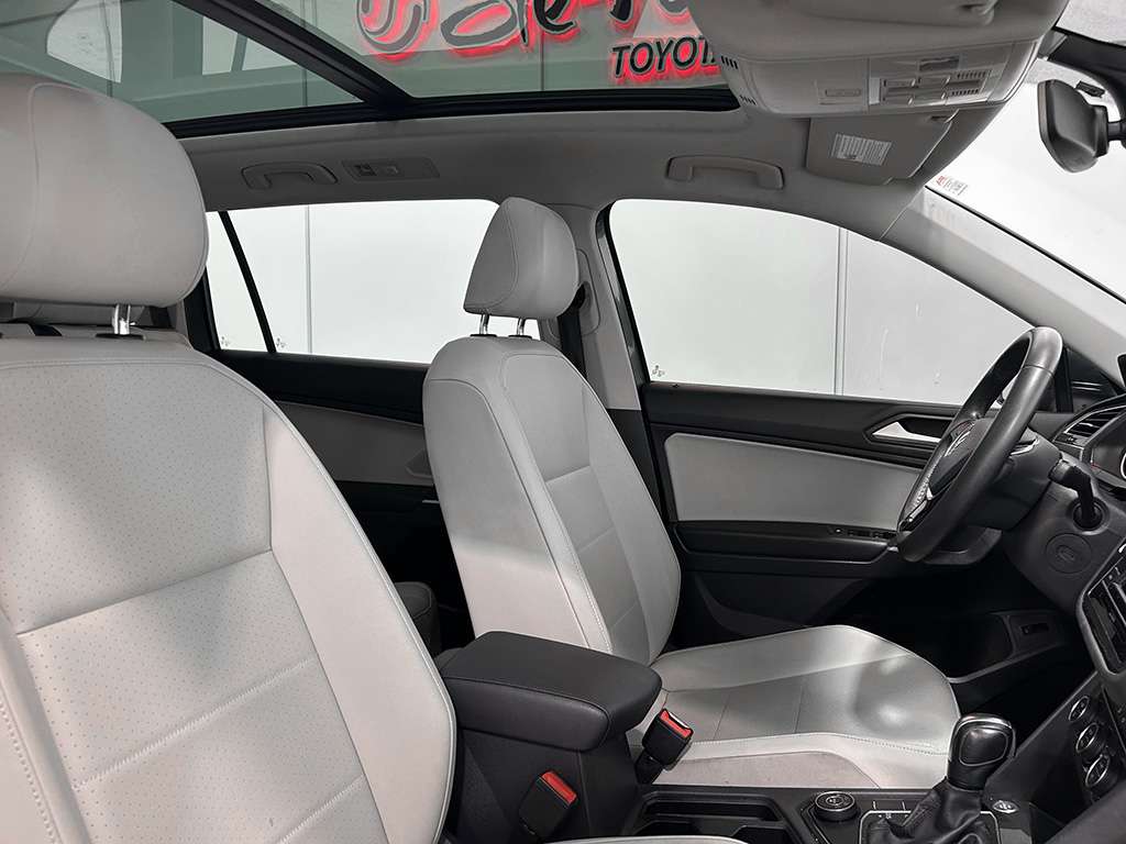 2020 Volkswagen Tiguan - Image 73