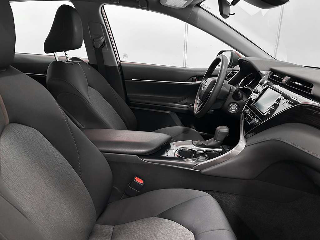 2019 Toyota Camry - Image 64