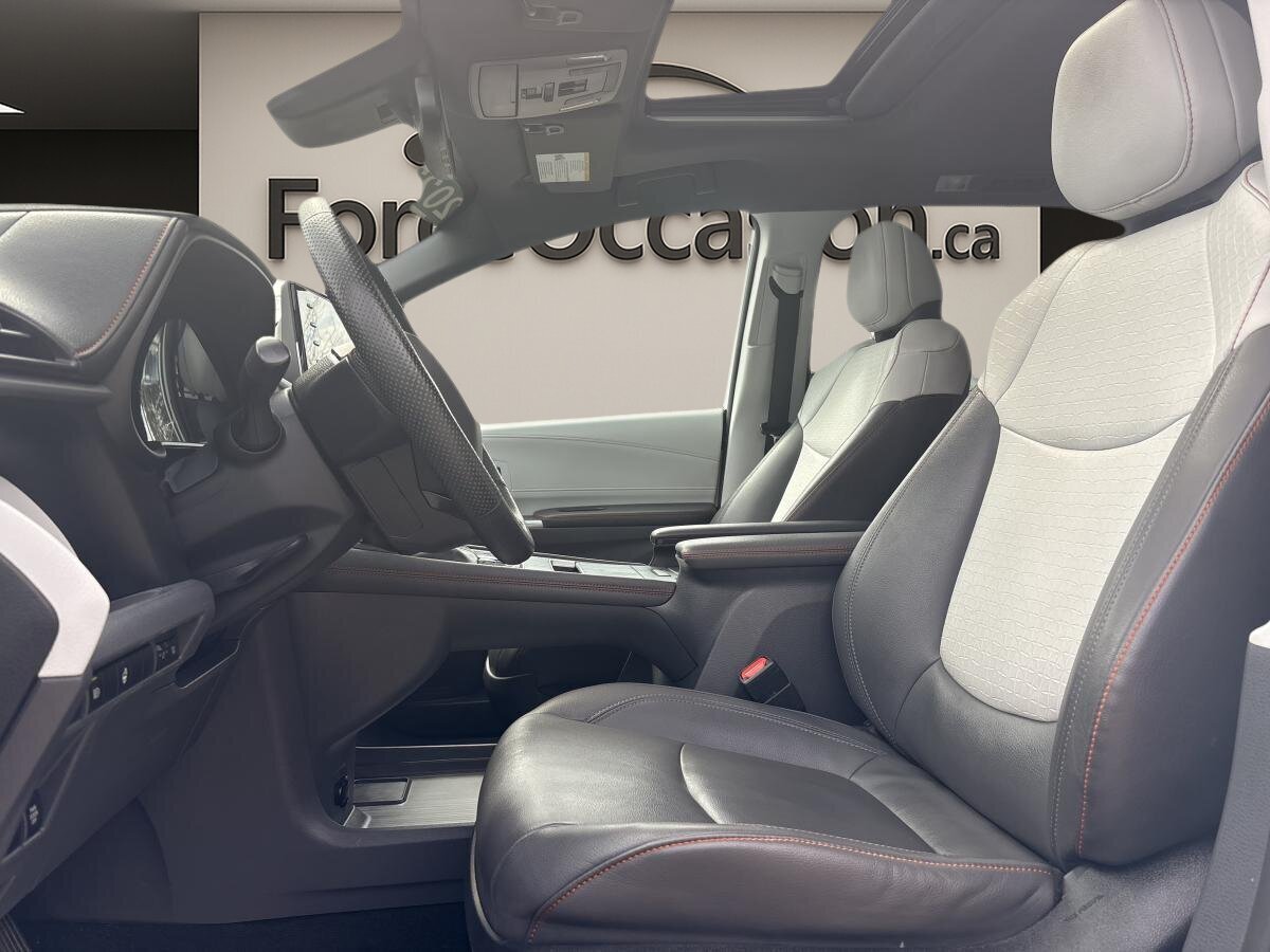 2022 Toyota Sienna Hybrid - Image 168