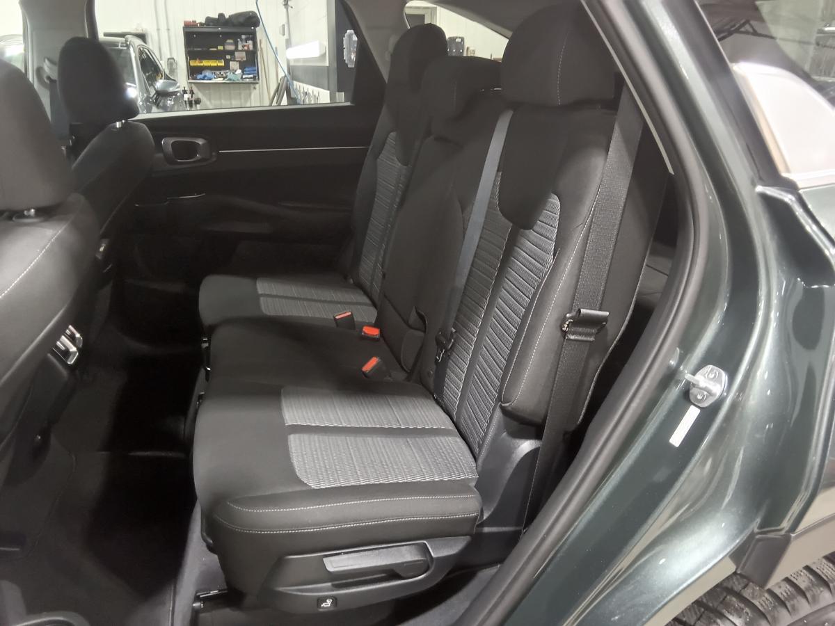 2021 Kia Sorento - Image 136