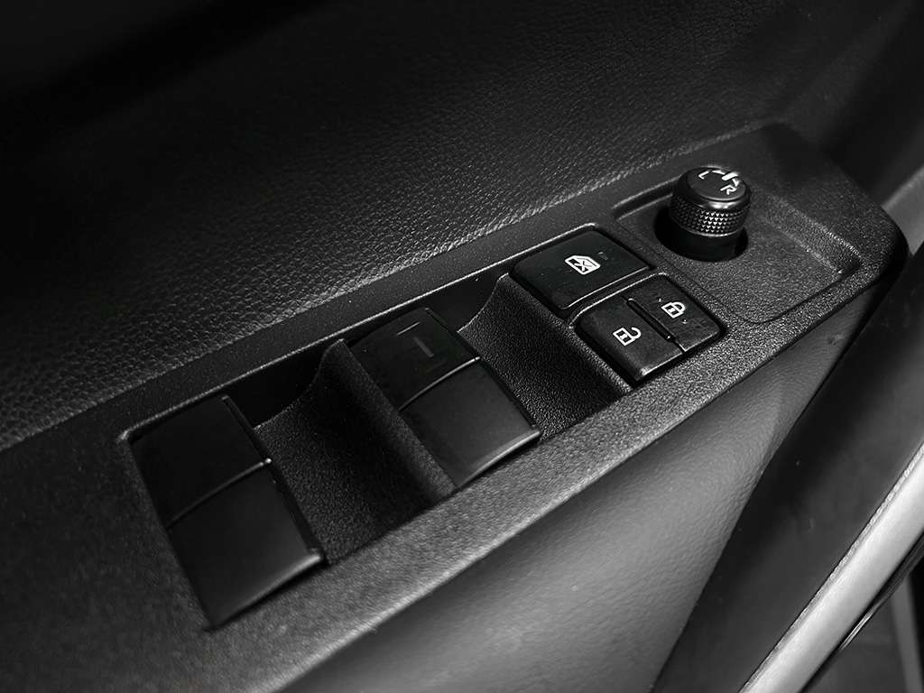 2025 Toyota Corolla - Image 75