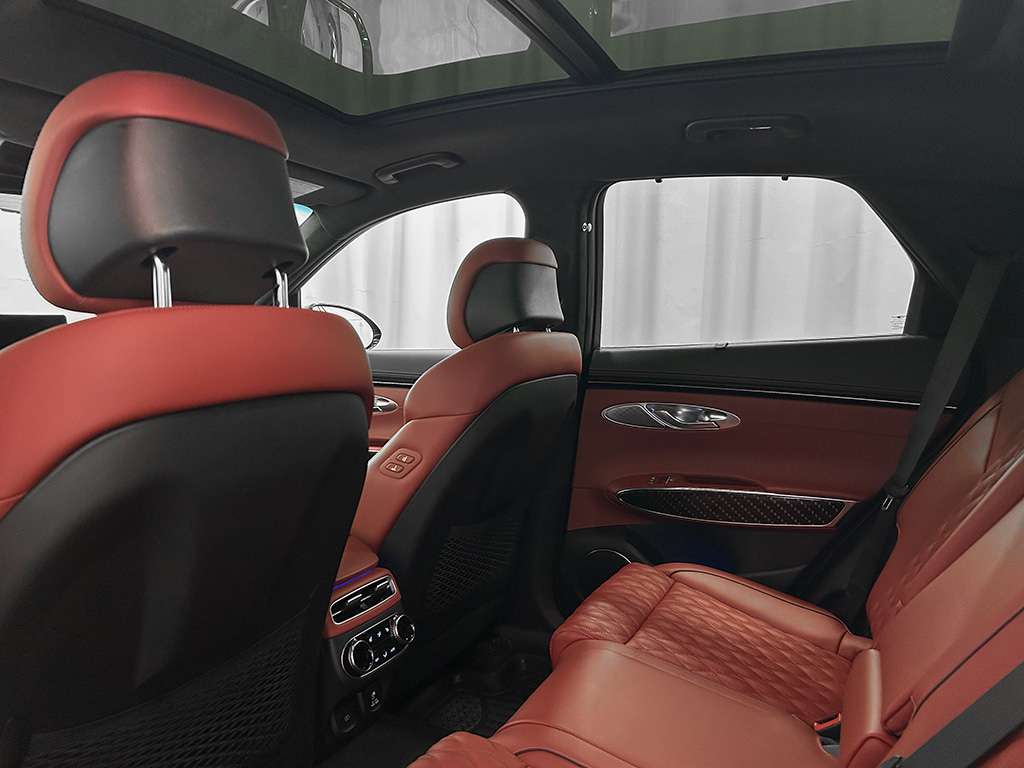 2024 Genesis GV70 - Image 107
