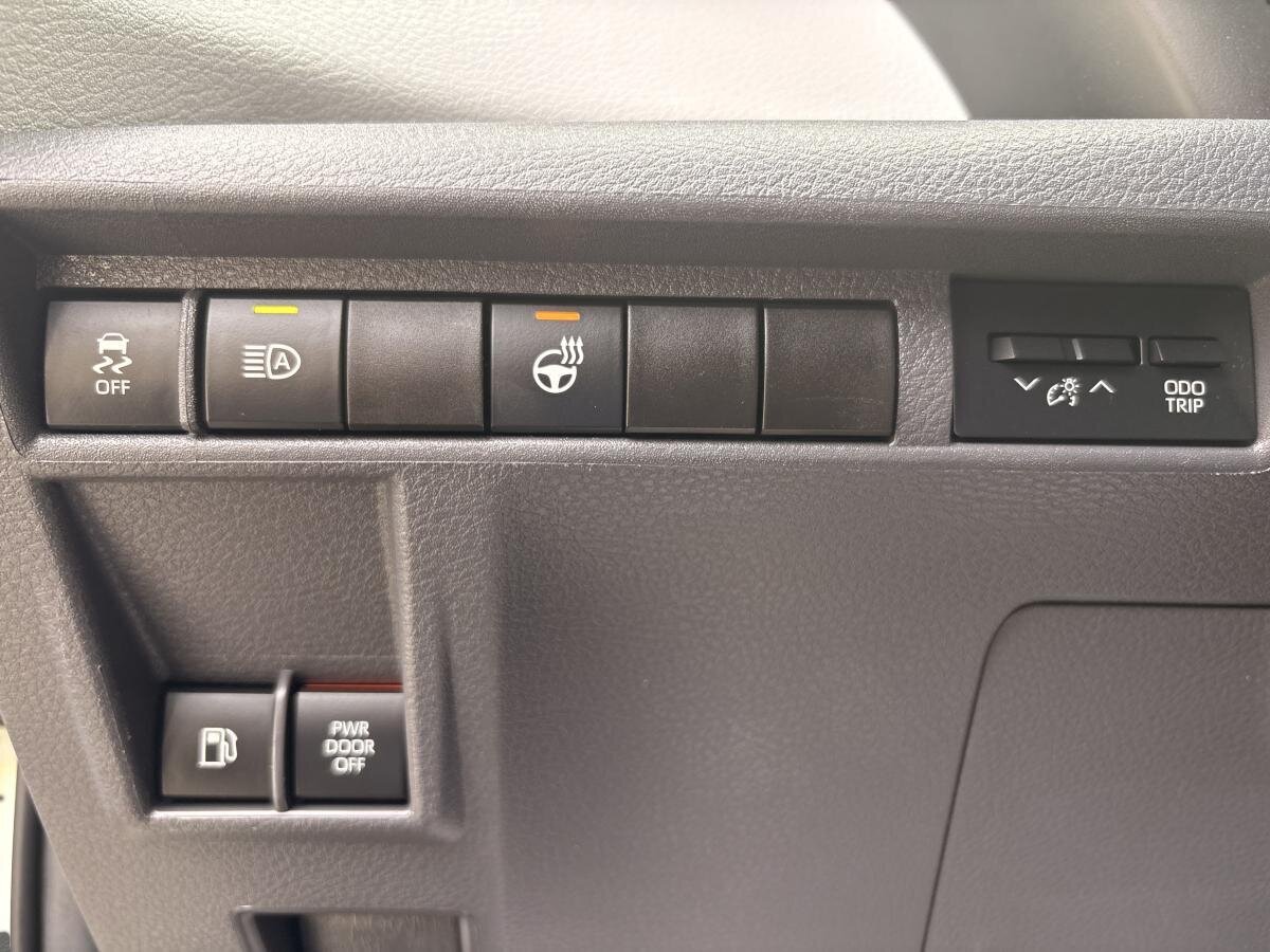 2022 Toyota Sienna Hybrid - Image 210
