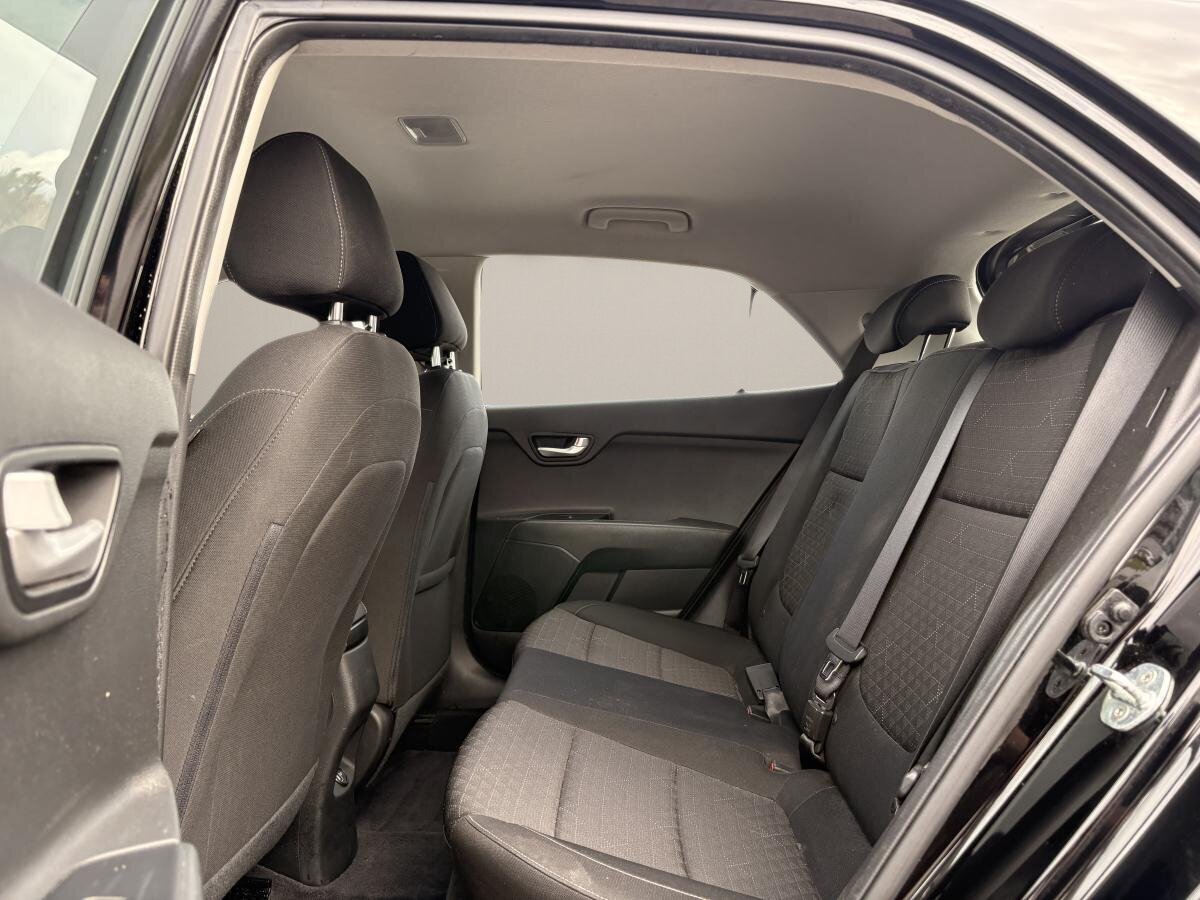 2021 Kia Rio5 - Image 11