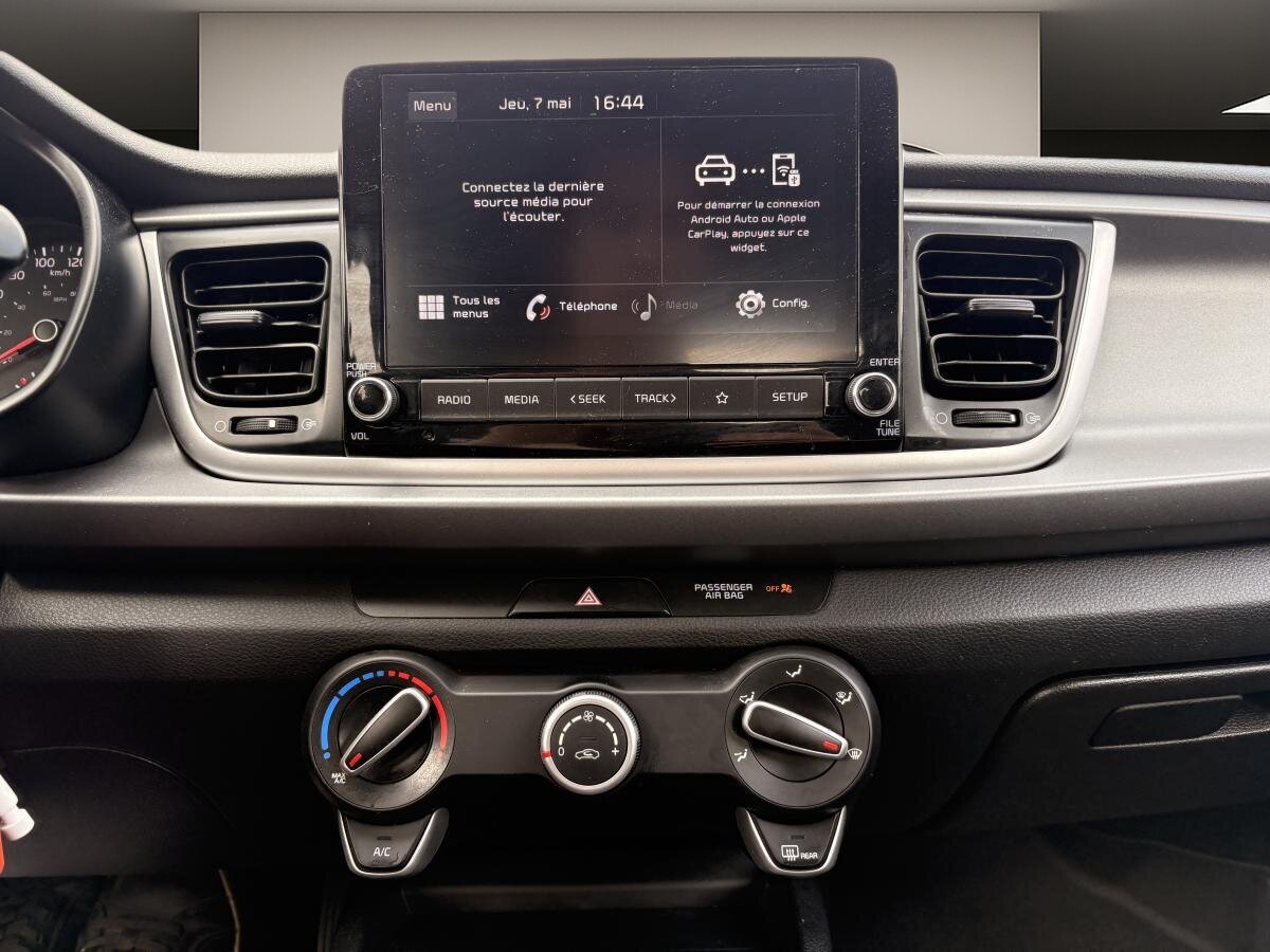 2021 Kia Rio5 - Image 21