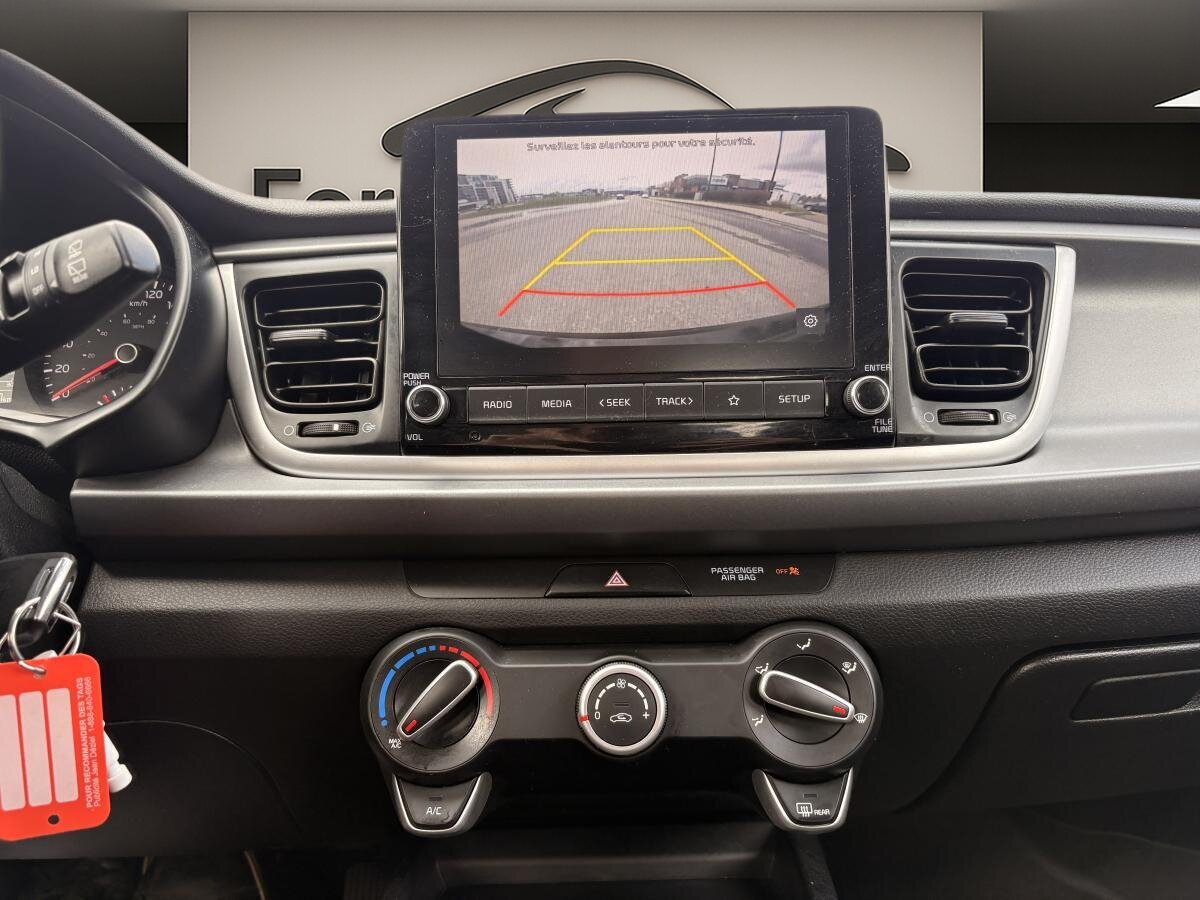 2021 Kia Rio5 - Image 22