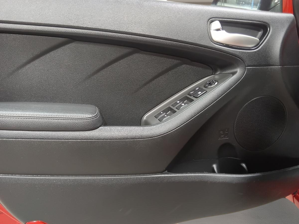 2018 Kia Forte - Image 25