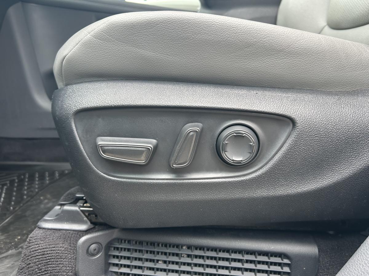 2024 Toyota Sienna - Image 139