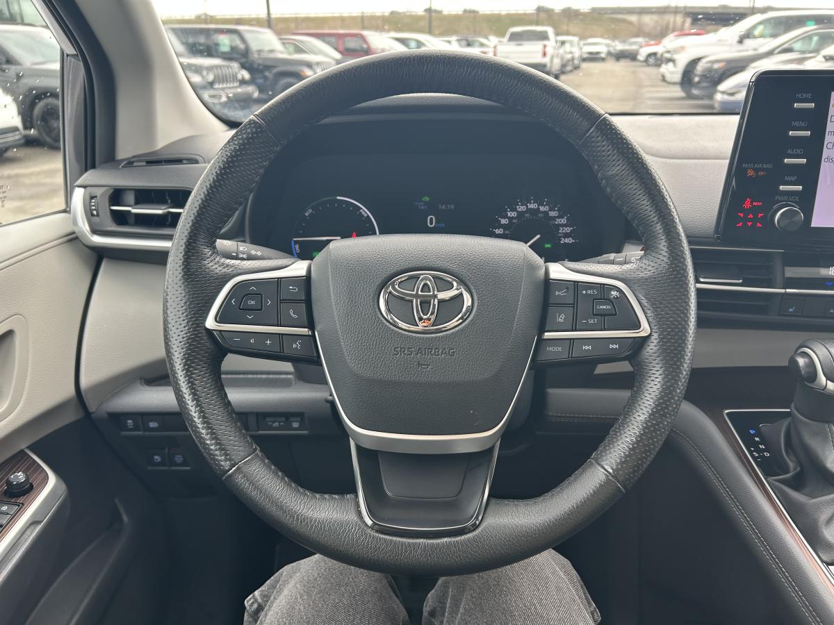 2024 Toyota Sienna - Image 148
