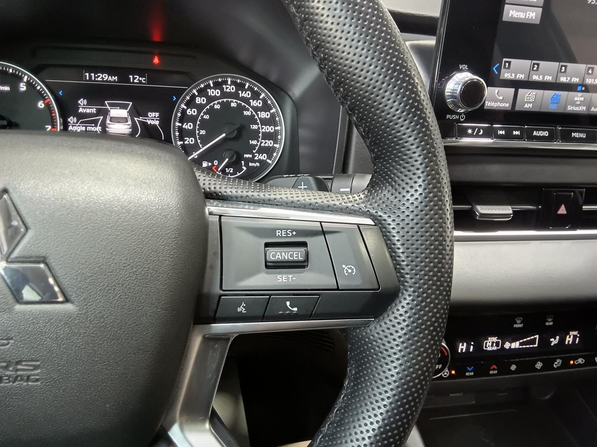 2024 Mitsubishi Outlander - Image 137