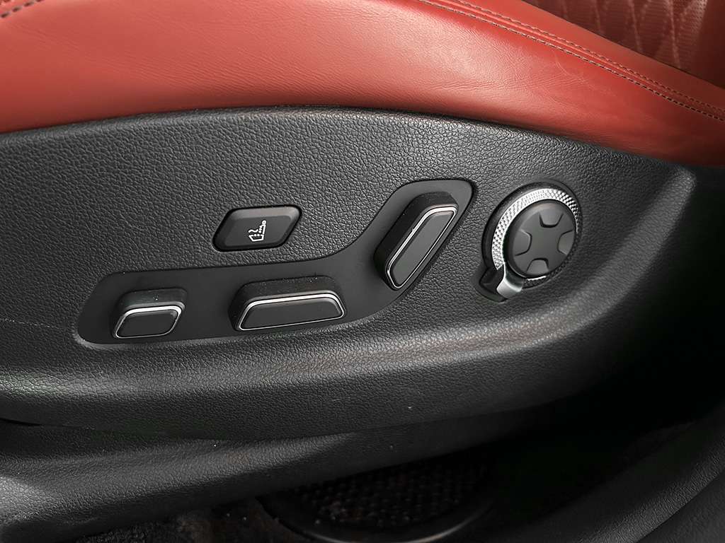 2024 Genesis GV70 - Image 128