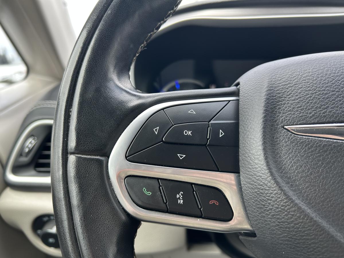 2022 Chrysler Pacifica Hybrid - Image 93