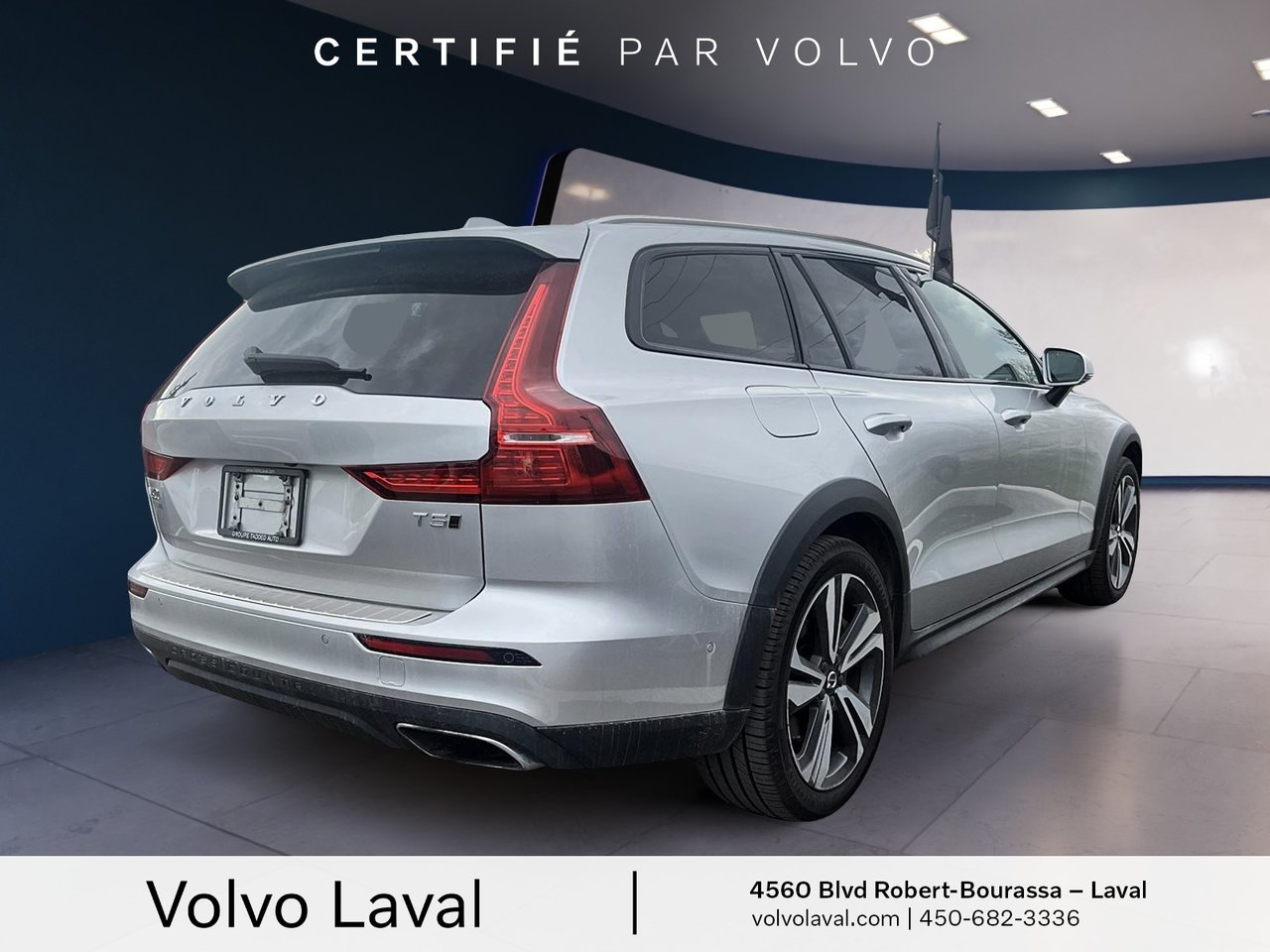 2020 Volvo V60 Cross Country - Image 14
