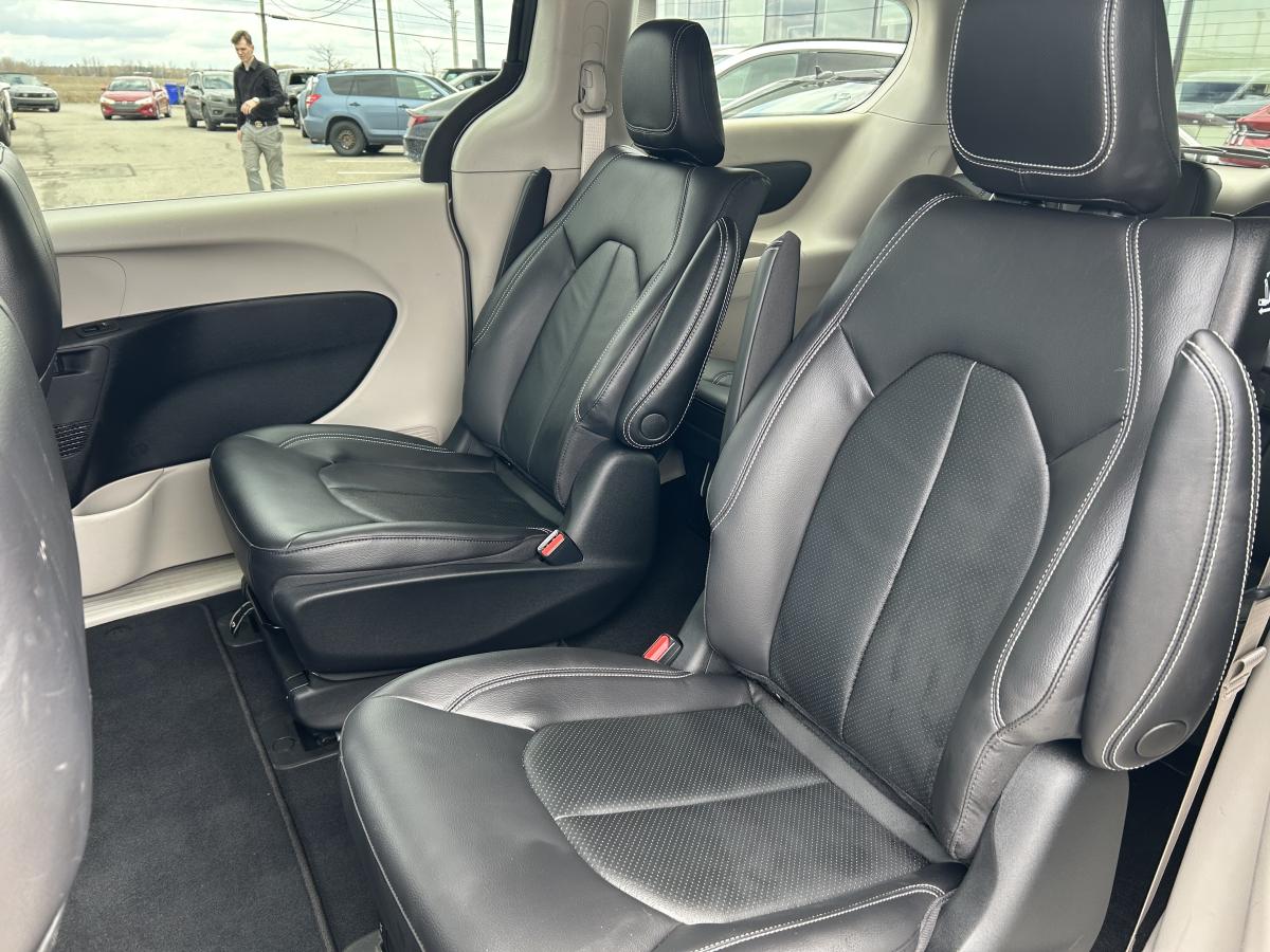 2022 Chrysler Pacifica Hybrid - Image 146