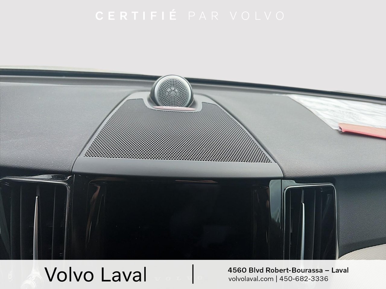 2022 Volvo XC60 - Image 8