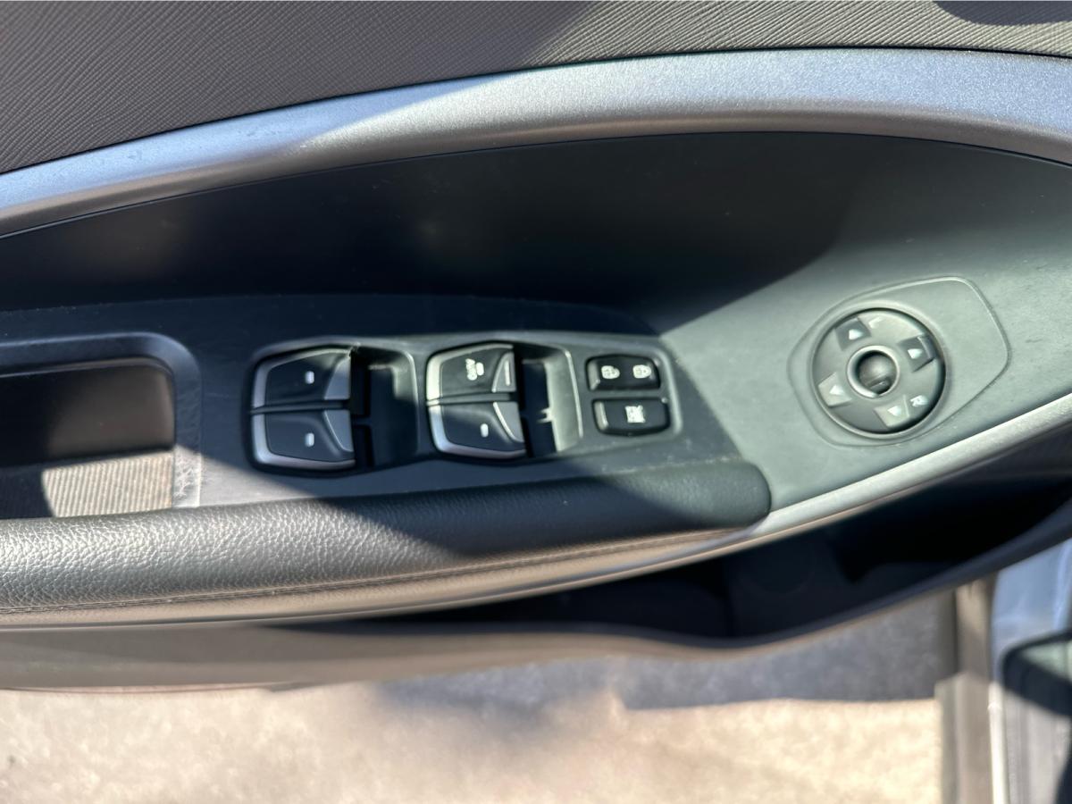 2015 Hyundai Santa Fe Sport - Image 242