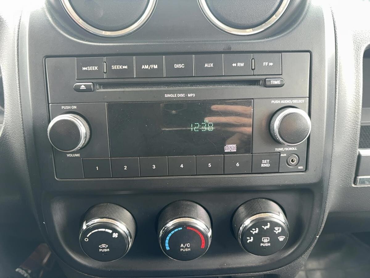 2010 Jeep Patriot - Image 11