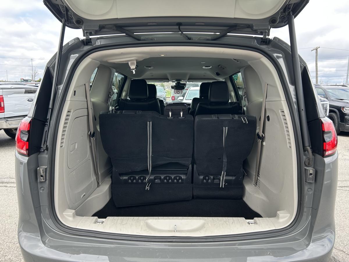 2022 Chrysler Pacifica Hybrid - Image 179