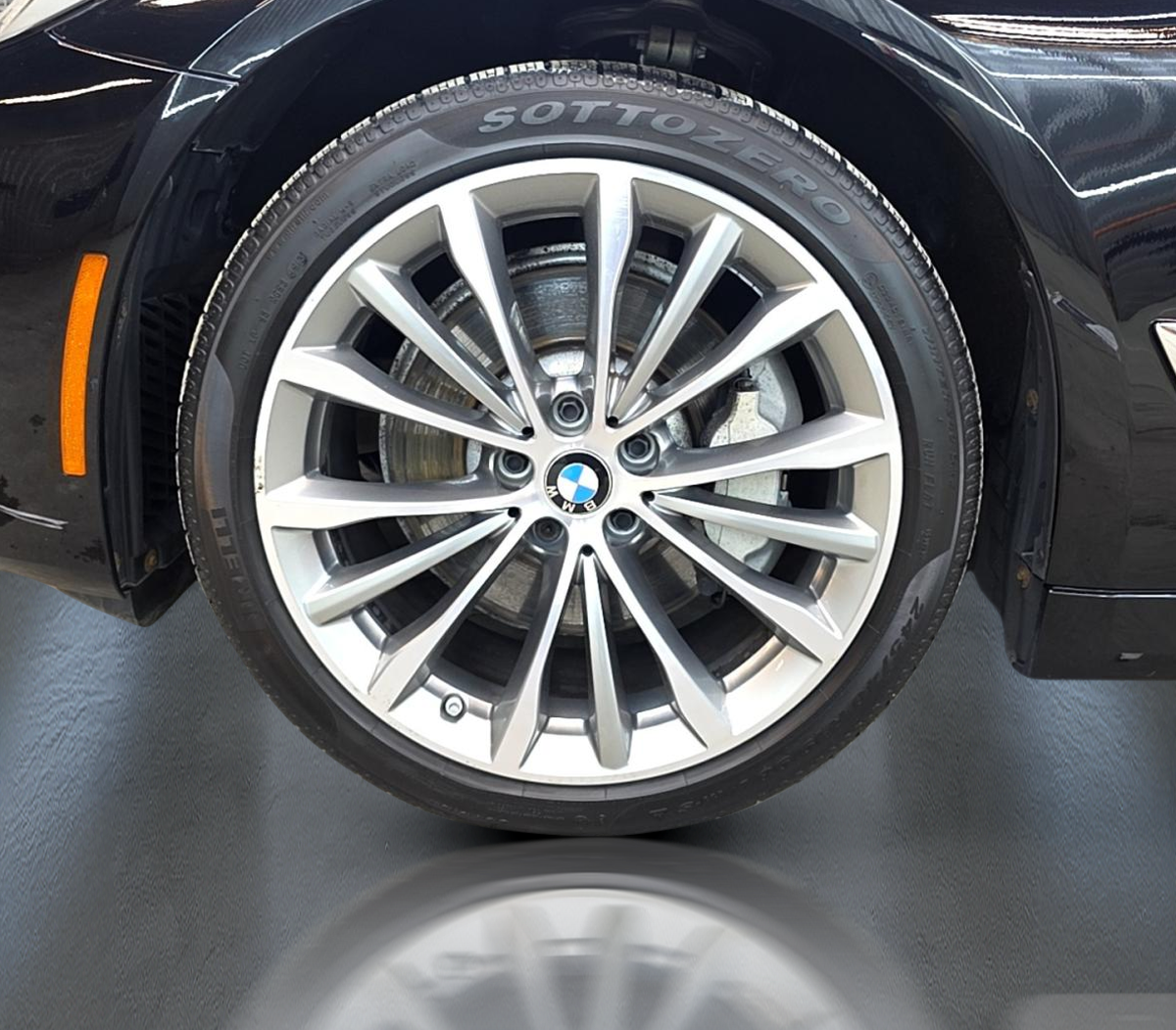 2022 BMW 530i - Image 690