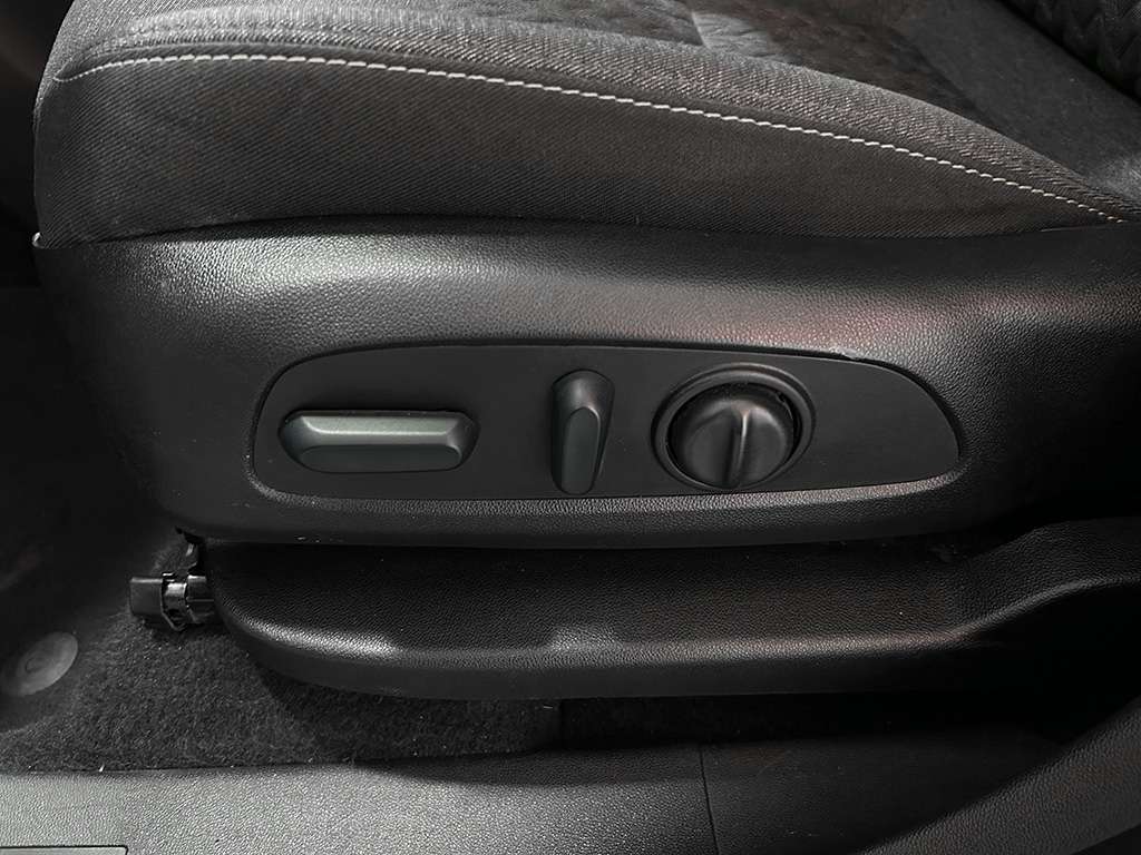 2023 Chevrolet Equinox - Image 17